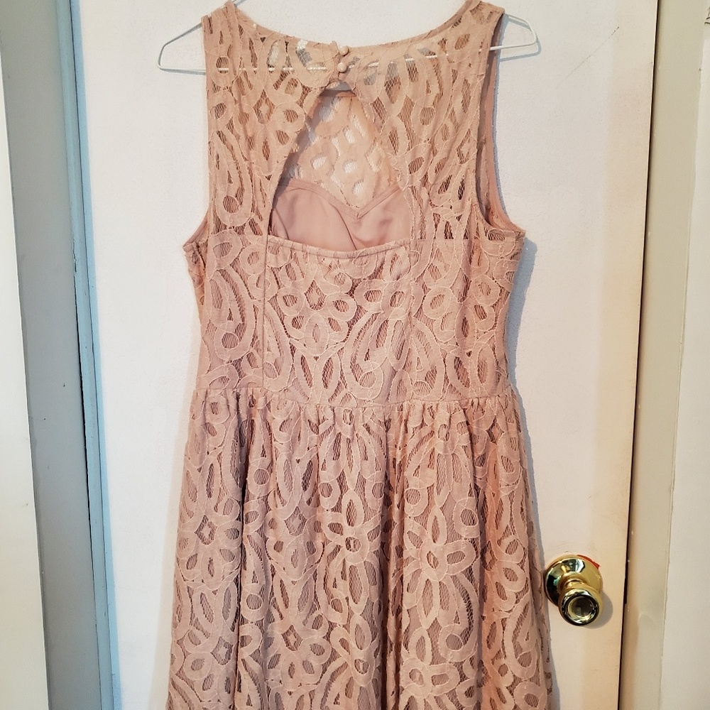 Dress - Picture 2 of 3